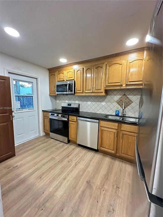 В аренду: $2,375 (2 спален, 1 ванн, 1000 Квадратных фут)