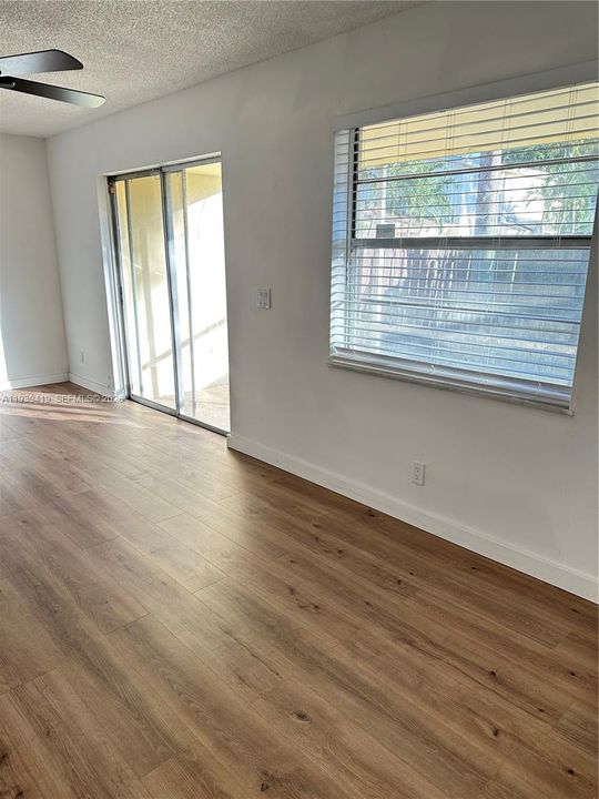 В аренду: $2,375 (2 спален, 1 ванн, 1000 Квадратных фут)