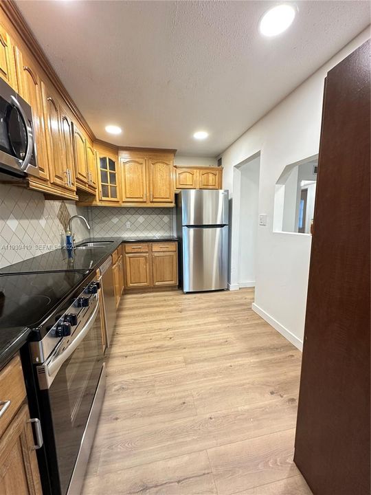 В аренду: $2,375 (2 спален, 1 ванн, 1000 Квадратных фут)