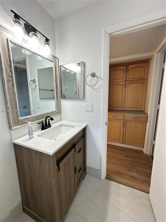 В аренду: $2,375 (2 спален, 1 ванн, 1000 Квадратных фут)