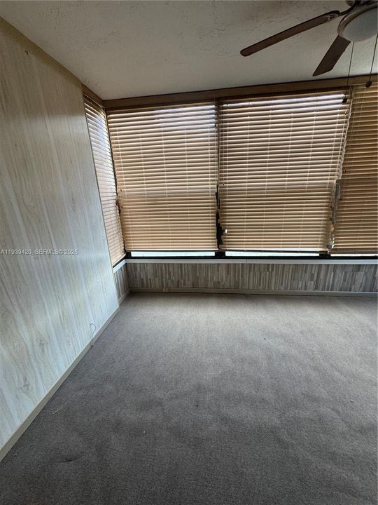 На продажу: $135,000 (2 спален, 2 ванн, 1270 Квадратных фут)