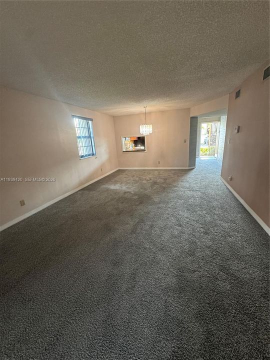 На продажу: $135,000 (2 спален, 2 ванн, 1270 Квадратных фут)