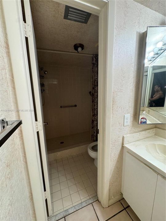 На продажу: $135,000 (2 спален, 2 ванн, 1270 Квадратных фут)