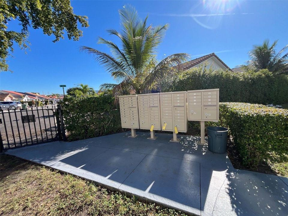 出租: $2,100 (2 贝兹, 2 浴室, 812 平方英尺)