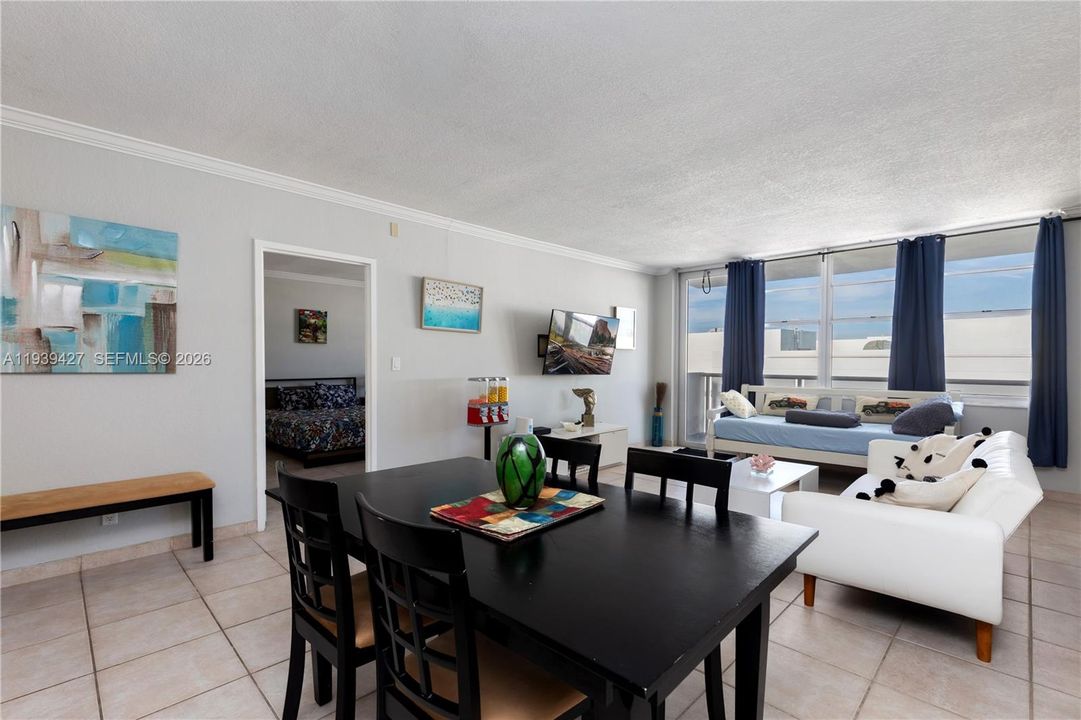 For Rent: $4,000 (1 beds, 1 baths, 847 Square Feet)