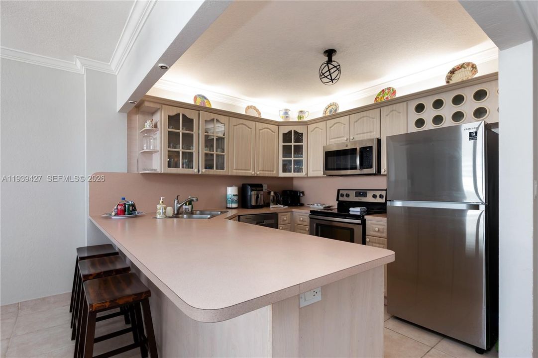 For Rent: $4,000 (1 beds, 1 baths, 847 Square Feet)