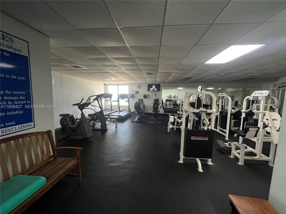 For Rent: $4,000 (1 beds, 1 baths, 847 Square Feet)