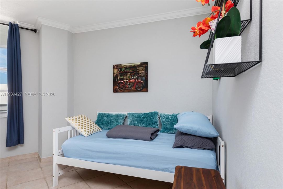 For Rent: $4,000 (1 beds, 1 baths, 847 Square Feet)