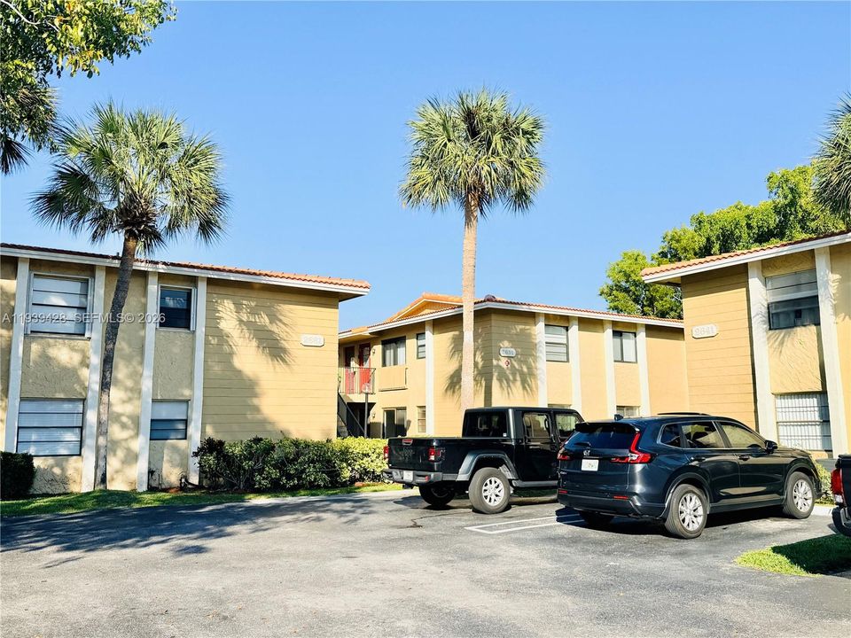 На продажу: $210,000 (2 спален, 2 ванн, 800 Квадратных фут)