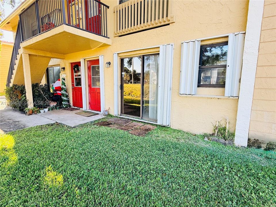 На продажу: $210,000 (2 спален, 2 ванн, 800 Квадратных фут)