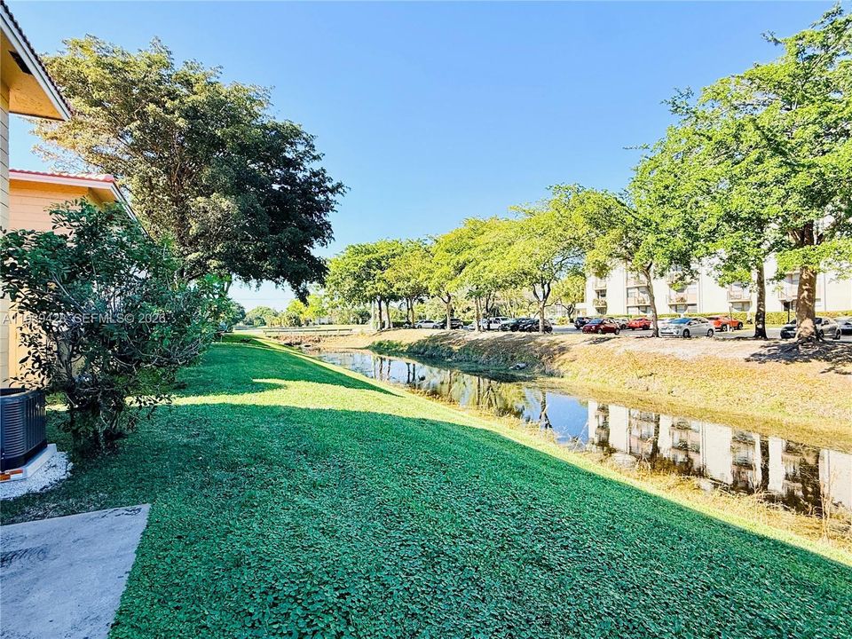 На продажу: $210,000 (2 спален, 2 ванн, 800 Квадратных фут)