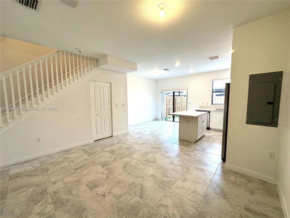 For Rent: $2,450 (3 beds, 3 baths, 1326 Square Feet)