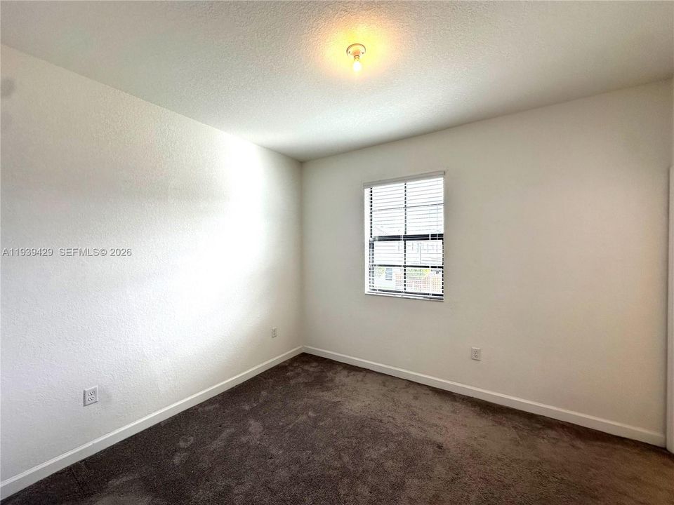 For Rent: $2,450 (3 beds, 3 baths, 1326 Square Feet)