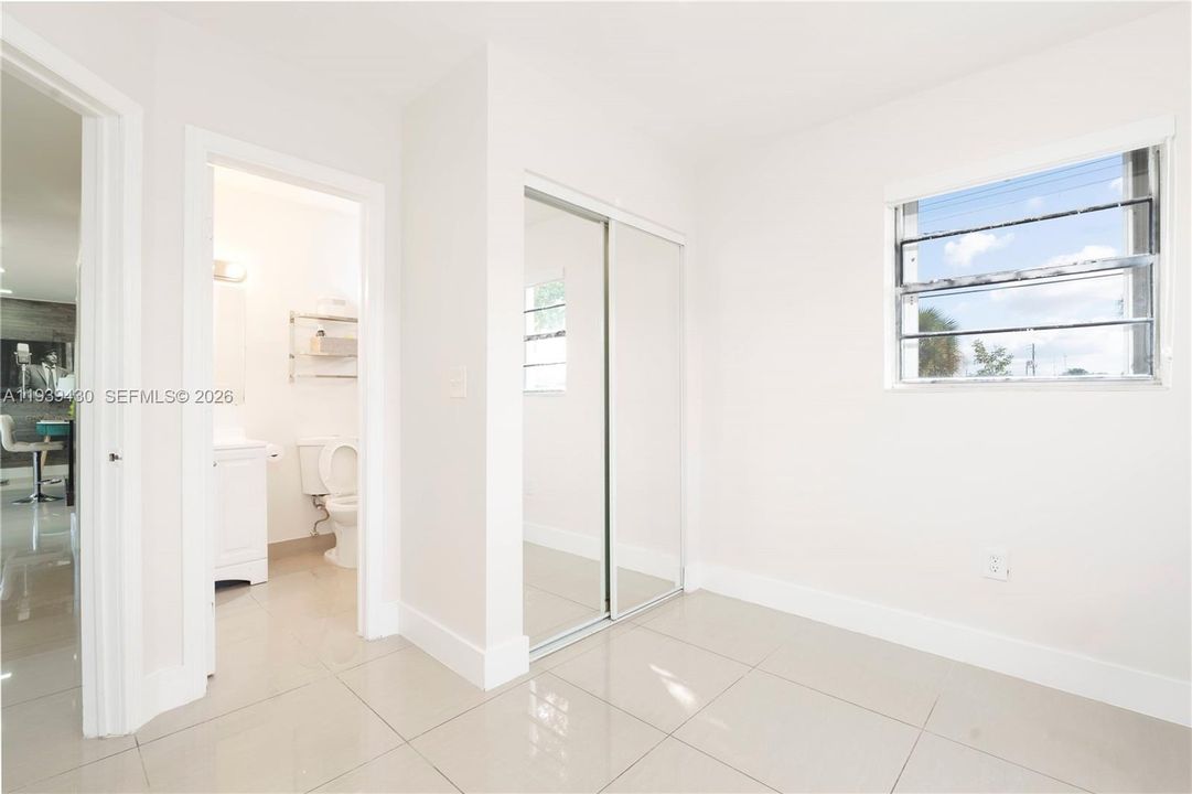 For Sale: $515,000 (3 beds, 2 baths, 936 Square Feet)