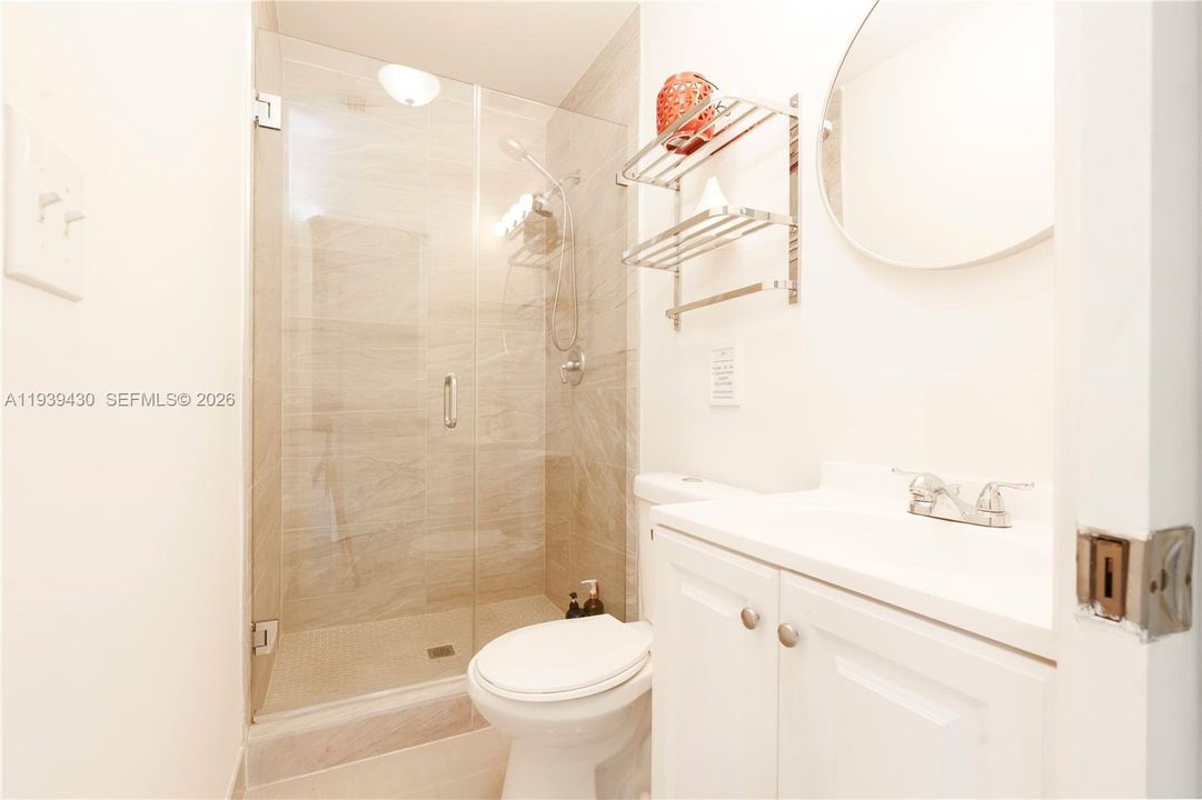 For Sale: $515,000 (3 beds, 2 baths, 936 Square Feet)