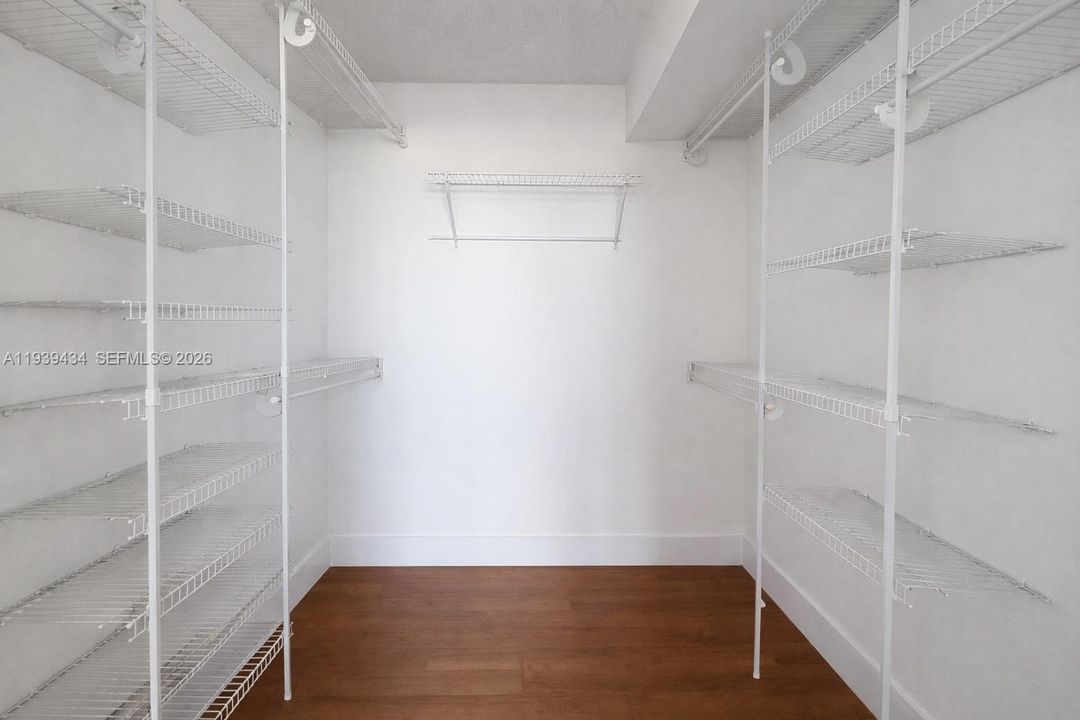 For Rent: $2,750 (2 beds, 2 baths, 1350 Square Feet)