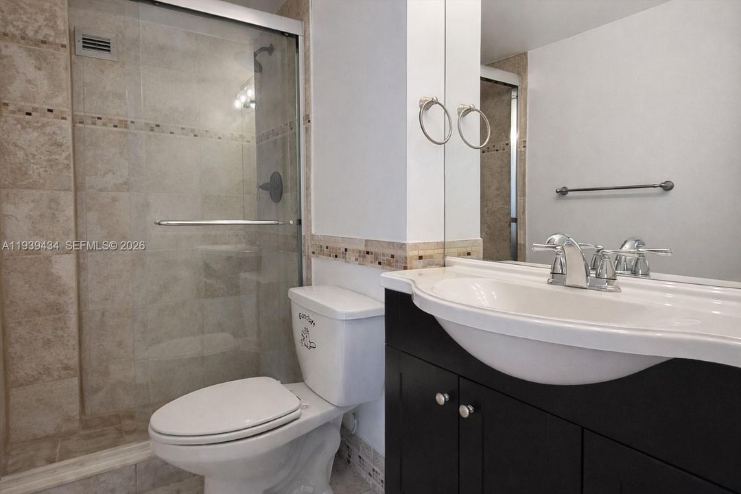 For Rent: $2,750 (2 beds, 2 baths, 1350 Square Feet)