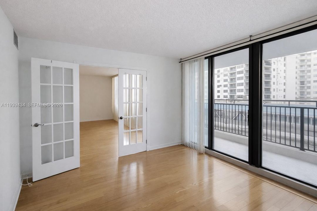 For Rent: $2,750 (2 beds, 2 baths, 1350 Square Feet)