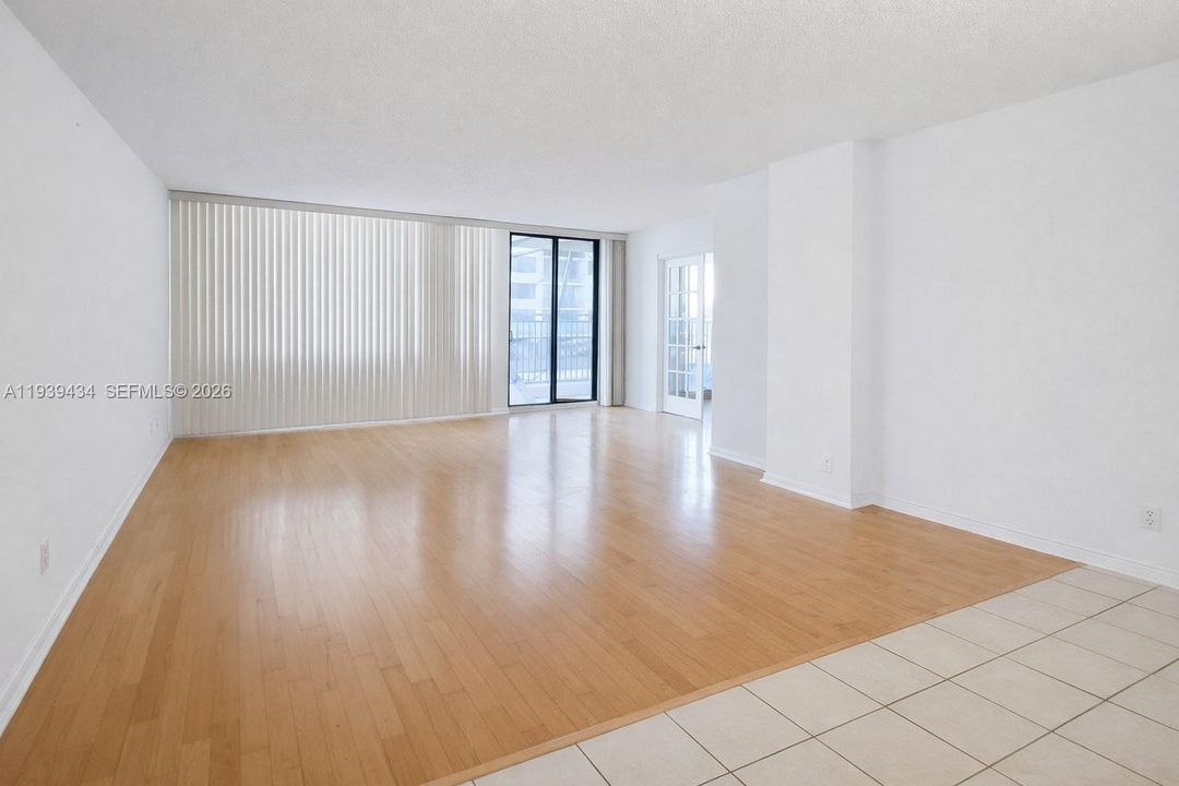 For Rent: $2,750 (2 beds, 2 baths, 1350 Square Feet)