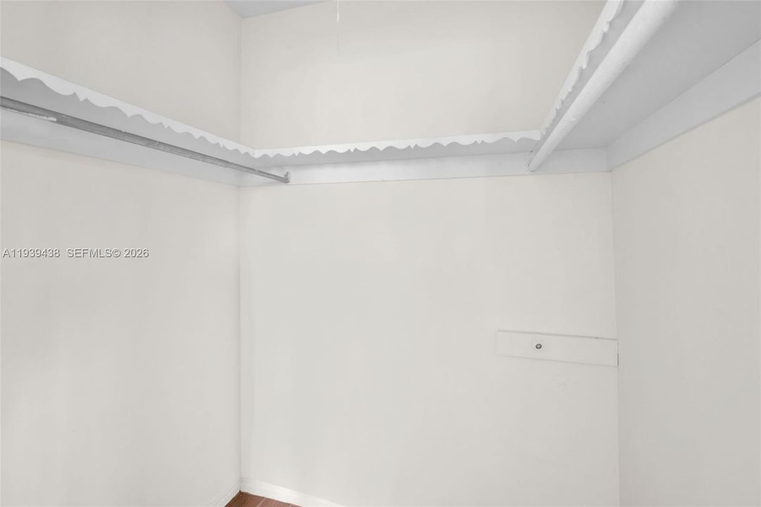 出租: $2,400 (2 贝兹, 2 浴室, 1315 平方英尺)