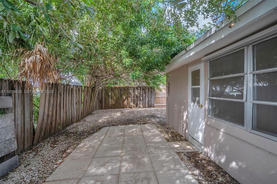 出租: $2,400 (2 贝兹, 2 浴室, 1315 平方英尺)