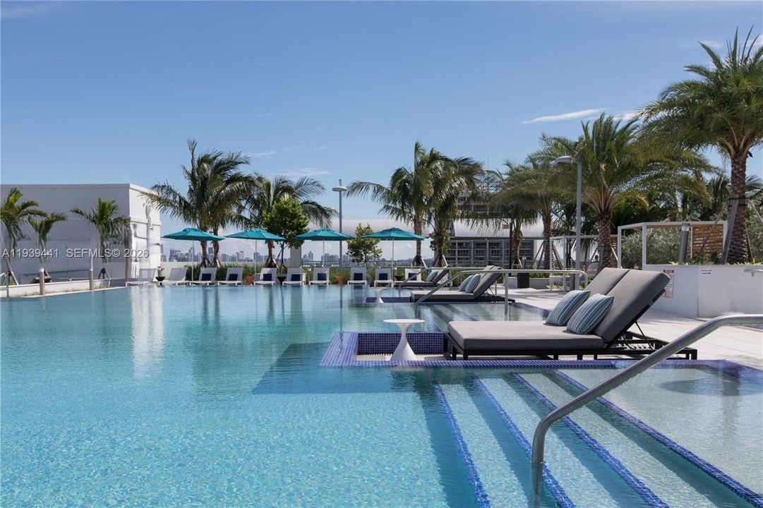 For Rent: $2,500 (1 beds, 1 baths, 672 Square Feet)