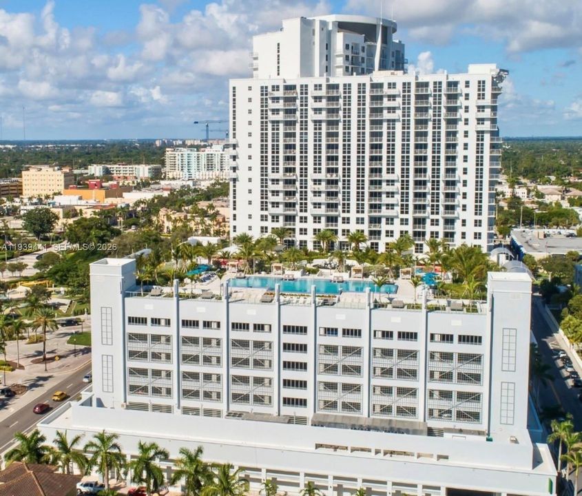 For Rent: $2,500 (1 beds, 1 baths, 672 Square Feet)