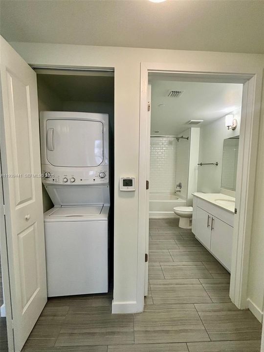 For Rent: $2,500 (1 beds, 1 baths, 672 Square Feet)