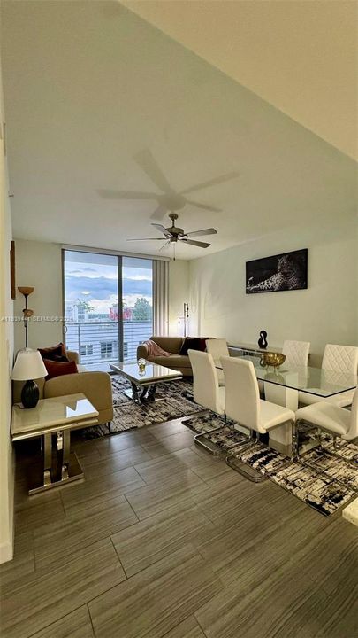 For Rent: $2,500 (1 beds, 1 baths, 672 Square Feet)