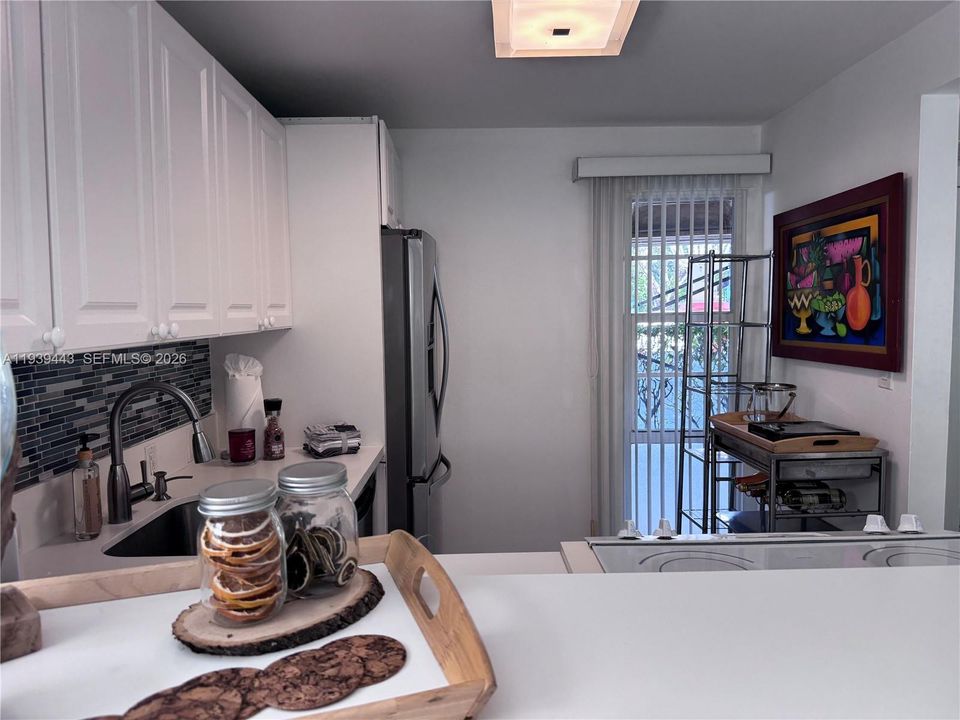 出租: $2,200 (1 贝兹, 1 浴室, 741 平方英尺)