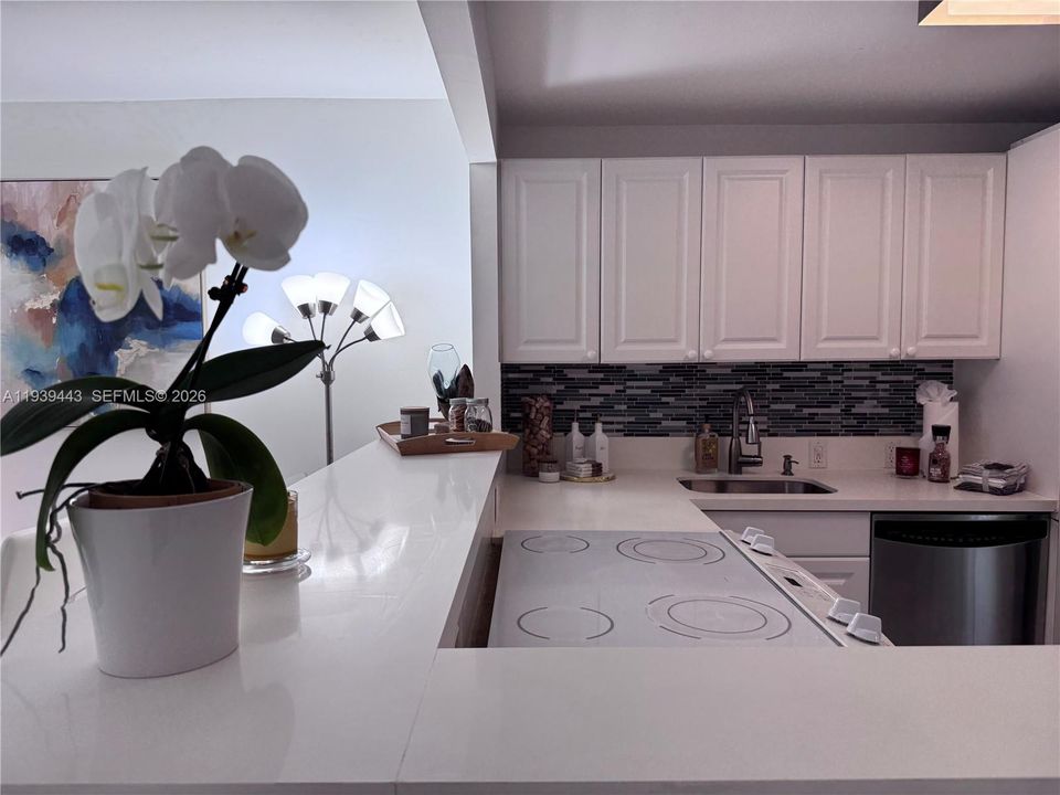 出租: $2,200 (1 贝兹, 1 浴室, 741 平方英尺)