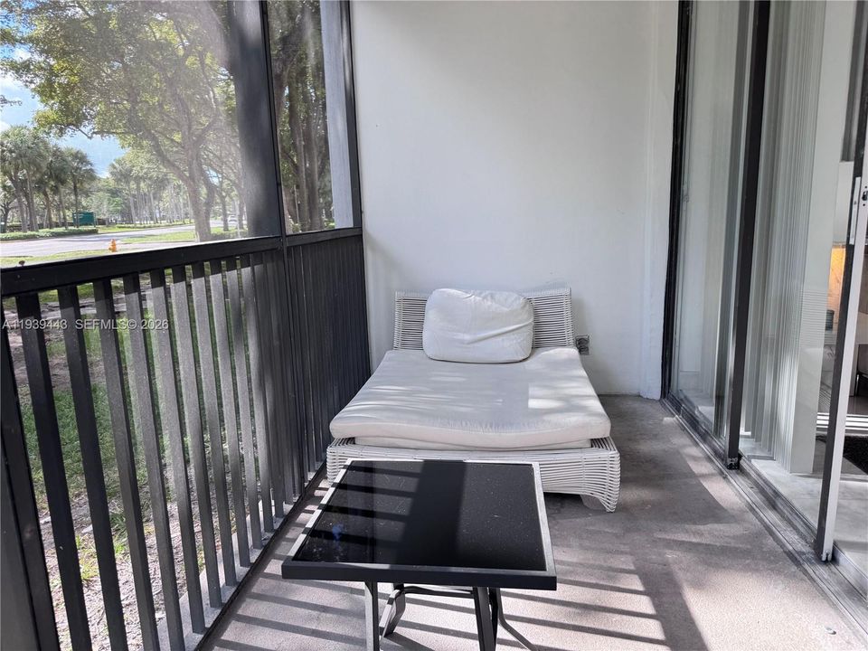 出租: $2,200 (1 贝兹, 1 浴室, 741 平方英尺)