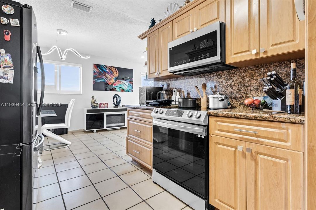 待售: $649,900 (4 贝兹, 2 浴室, 1843 平方英尺)