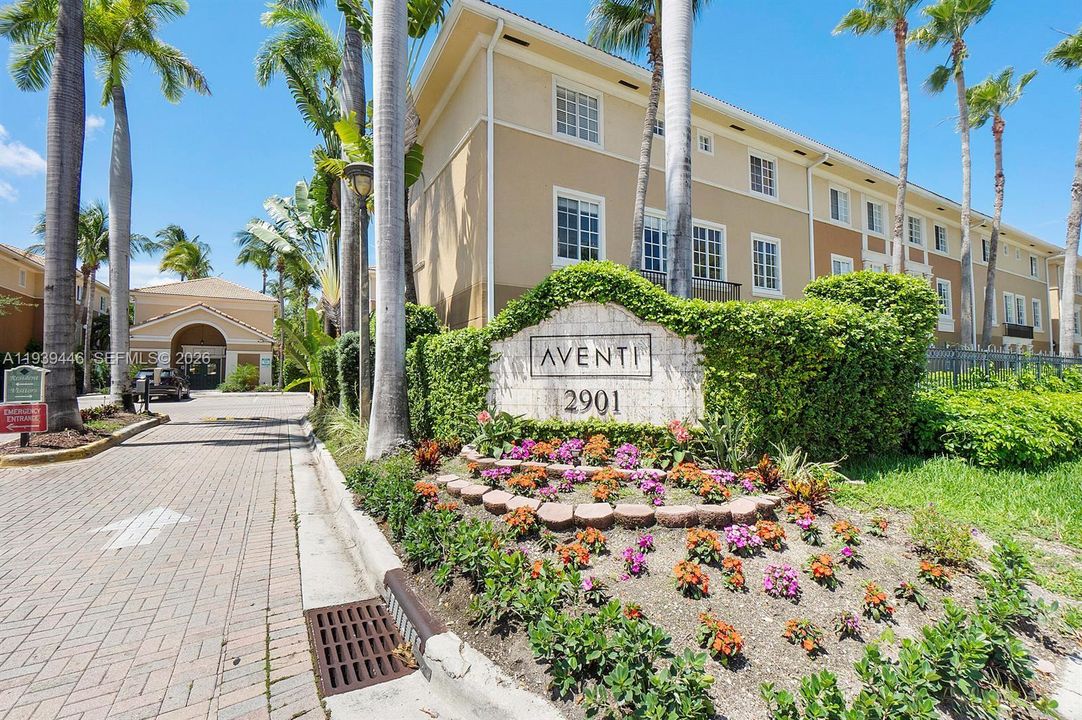 En Venta: $430,000 (2 camas, 2 baños, 1316 Pies cuadrados)