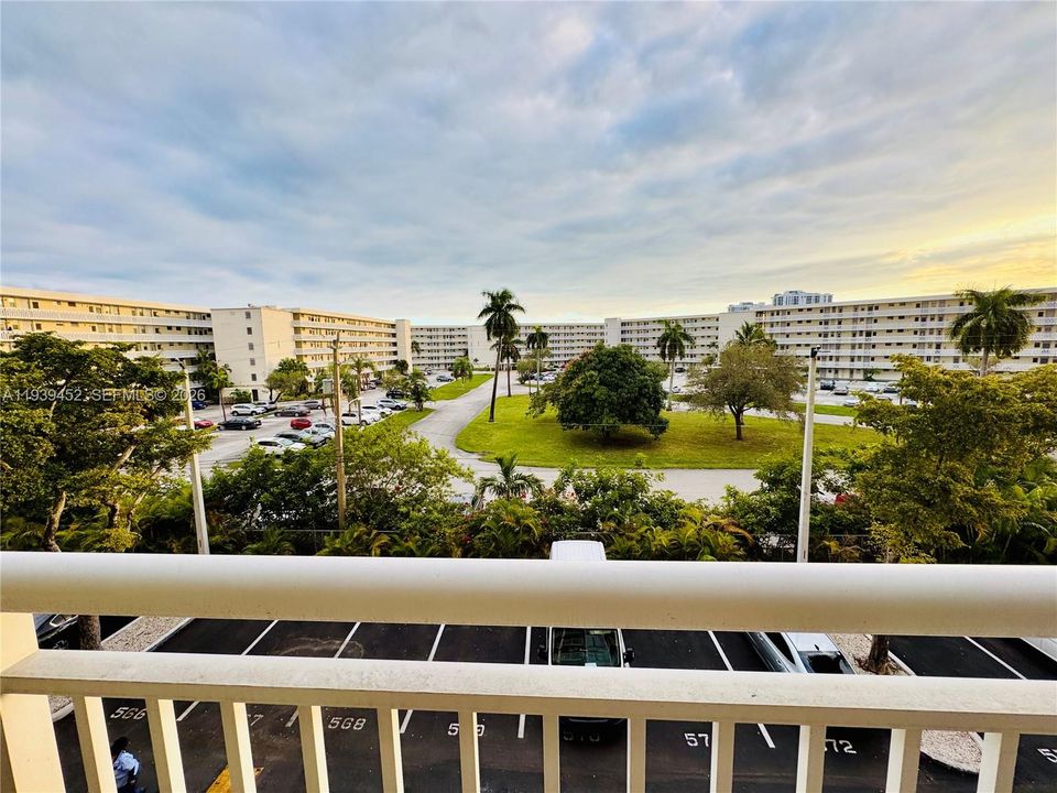 En Venta: $235,500 (2 camas, 2 baños, 1565 Pies cuadrados)