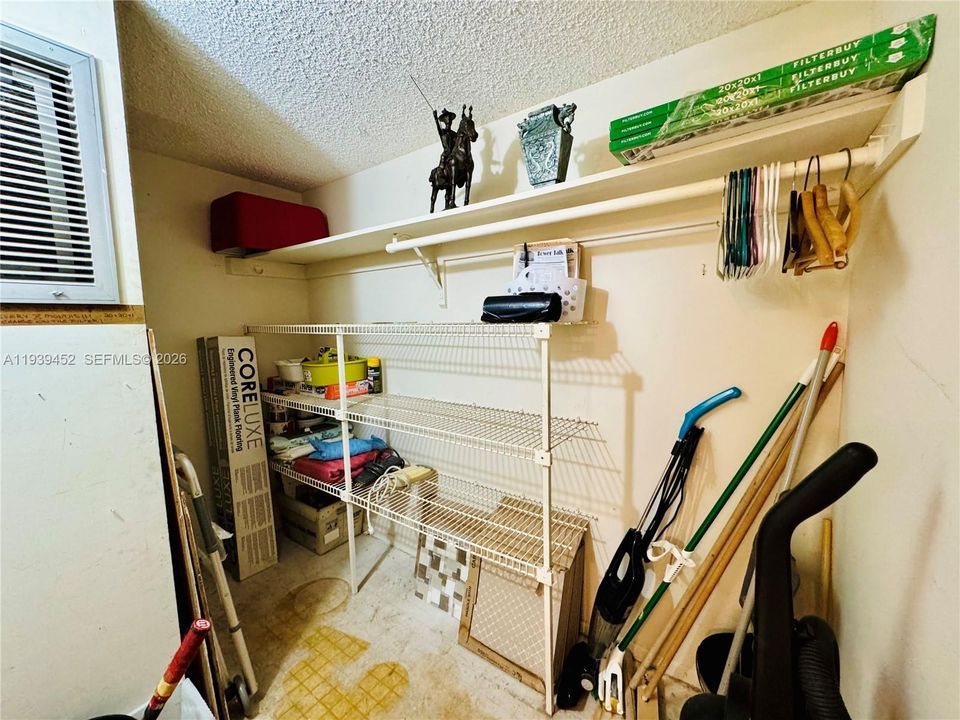 En Venta: $235,500 (2 camas, 2 baños, 1565 Pies cuadrados)
