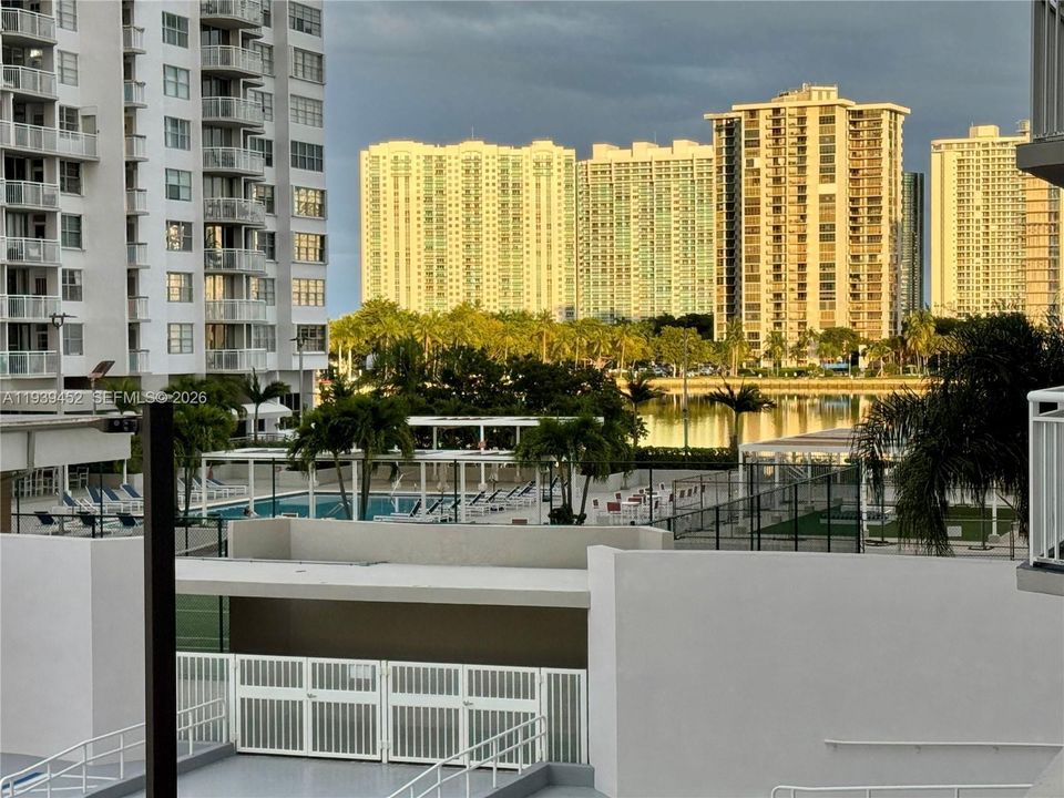 En Venta: $235,500 (2 camas, 2 baños, 1565 Pies cuadrados)