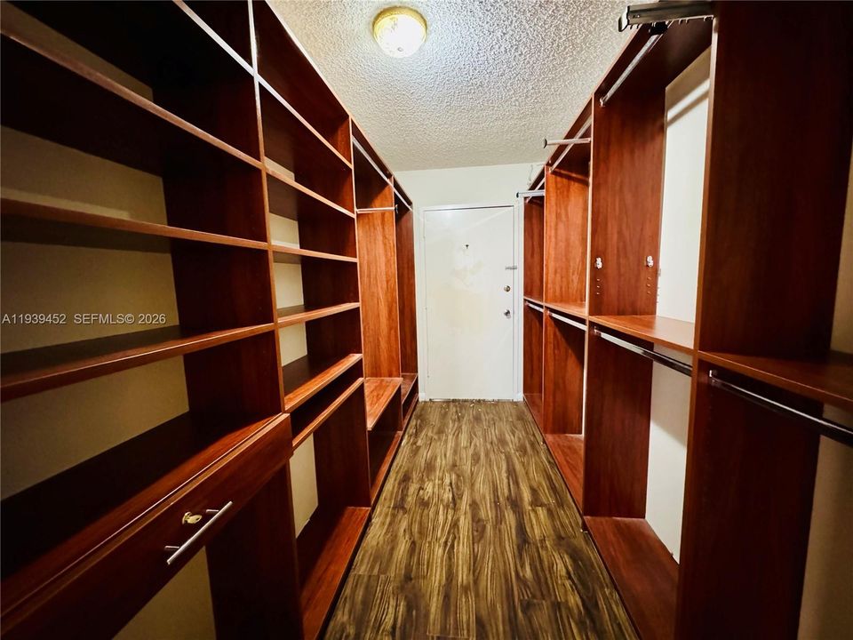 En Venta: $235,500 (2 camas, 2 baños, 1565 Pies cuadrados)