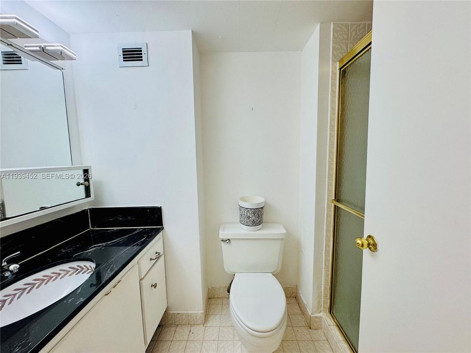 En Venta: $235,500 (2 camas, 2 baños, 1565 Pies cuadrados)