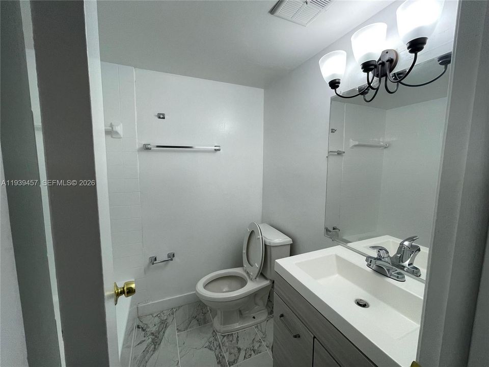 En Renta: $2,300 (2 camas, 2 baños, 760 Pies cuadrados)