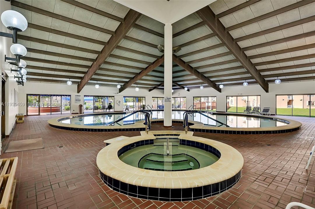 На продажу: $65,449 (1 спален, 1 ванн, 860 Квадратных фут)