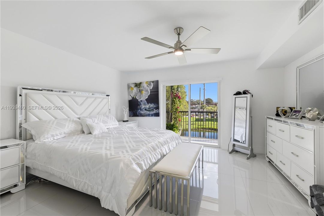 For Sale: $360,000 (2 beds, 2 baths, 1459 Square Feet)