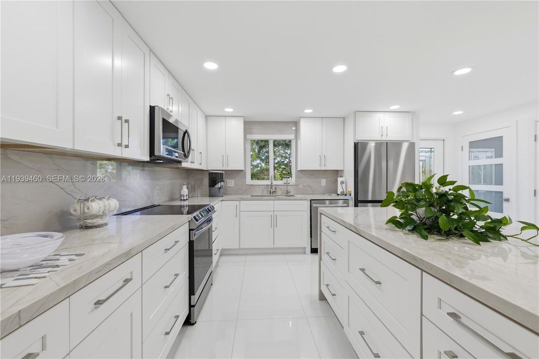 For Sale: $360,000 (2 beds, 2 baths, 1459 Square Feet)