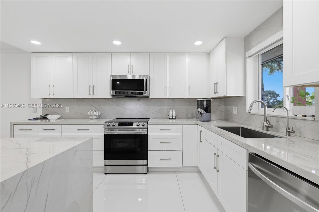 For Sale: $360,000 (2 beds, 2 baths, 1459 Square Feet)