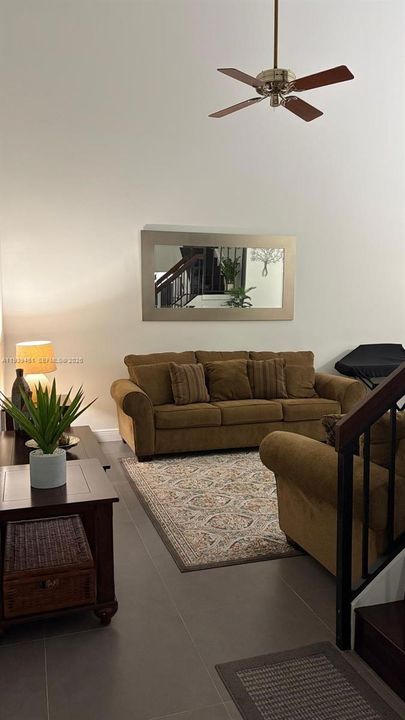 待售: $823,000 (4 贝兹, 2 浴室, 2214 平方英尺)