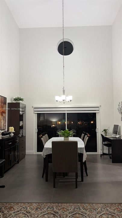 待售: $823,000 (4 贝兹, 2 浴室, 2214 平方英尺)