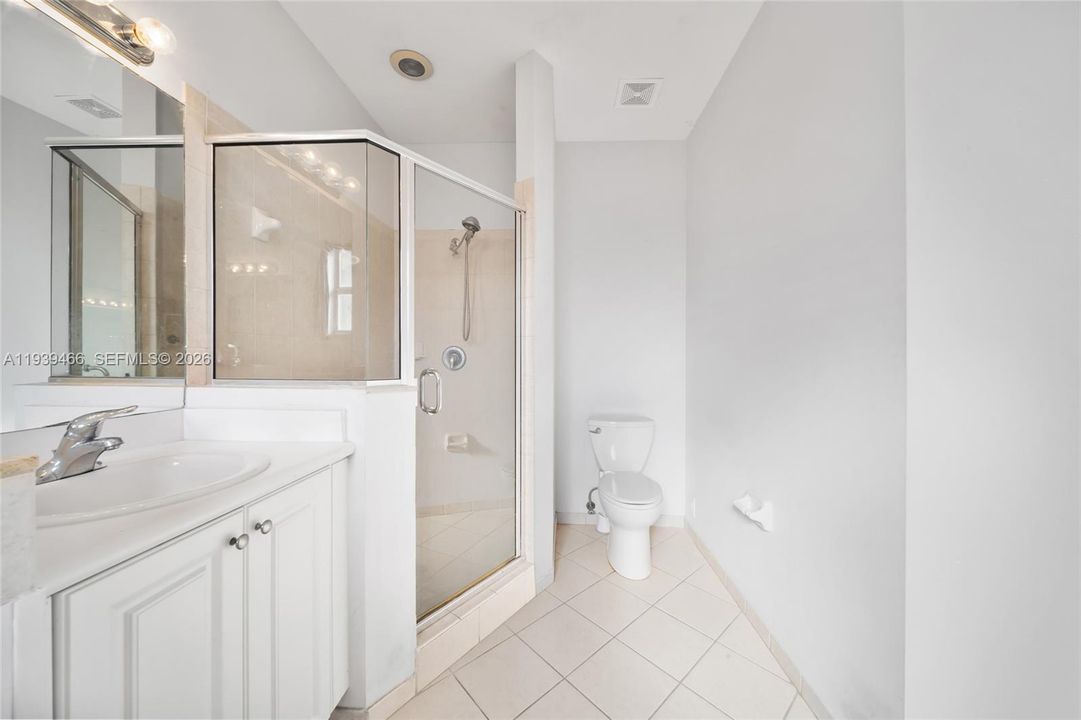 В аренду: $3,800 (5 спален, 2 ванн, 2693 Квадратных фут)