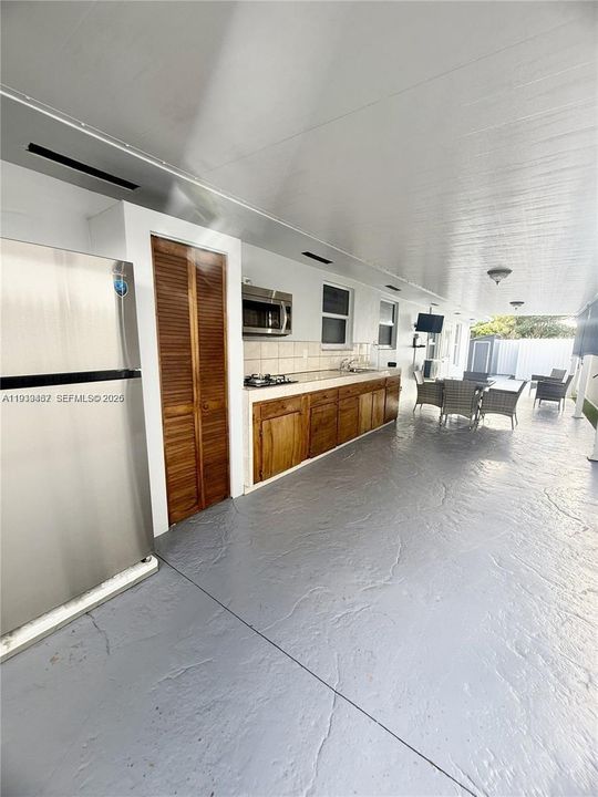 For Rent: $1,795 (1 beds, 1 baths, 1130 Square Feet)