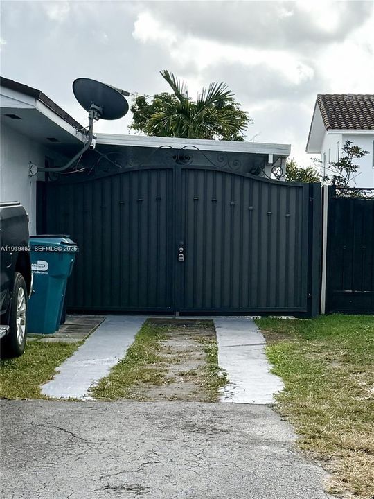 For Rent: $1,795 (1 beds, 1 baths, 1130 Square Feet)