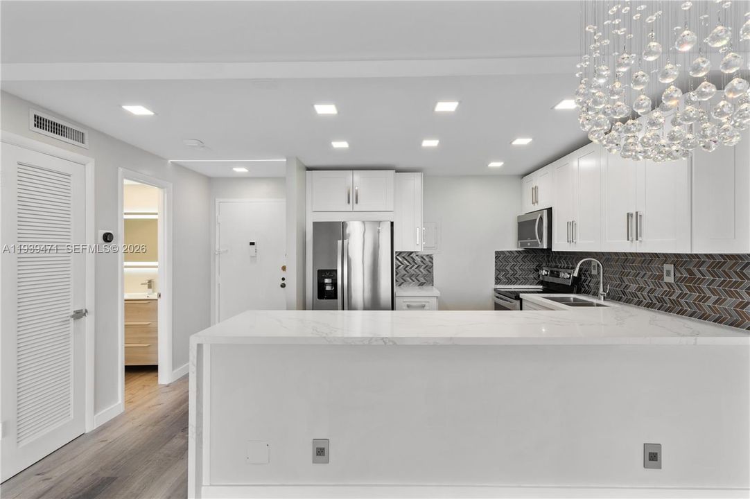 出租: $2,100 (1 贝兹, 1 浴室, 780 平方英尺)